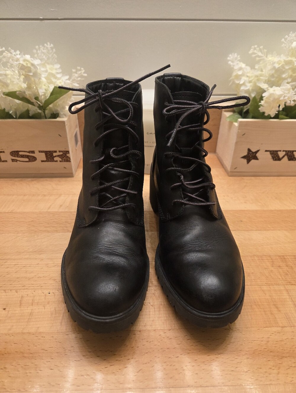 Timberland Averly Lace Chukka Boots Black Leather Block Heel Women's Sz 8.5 - Picture 2 of 10